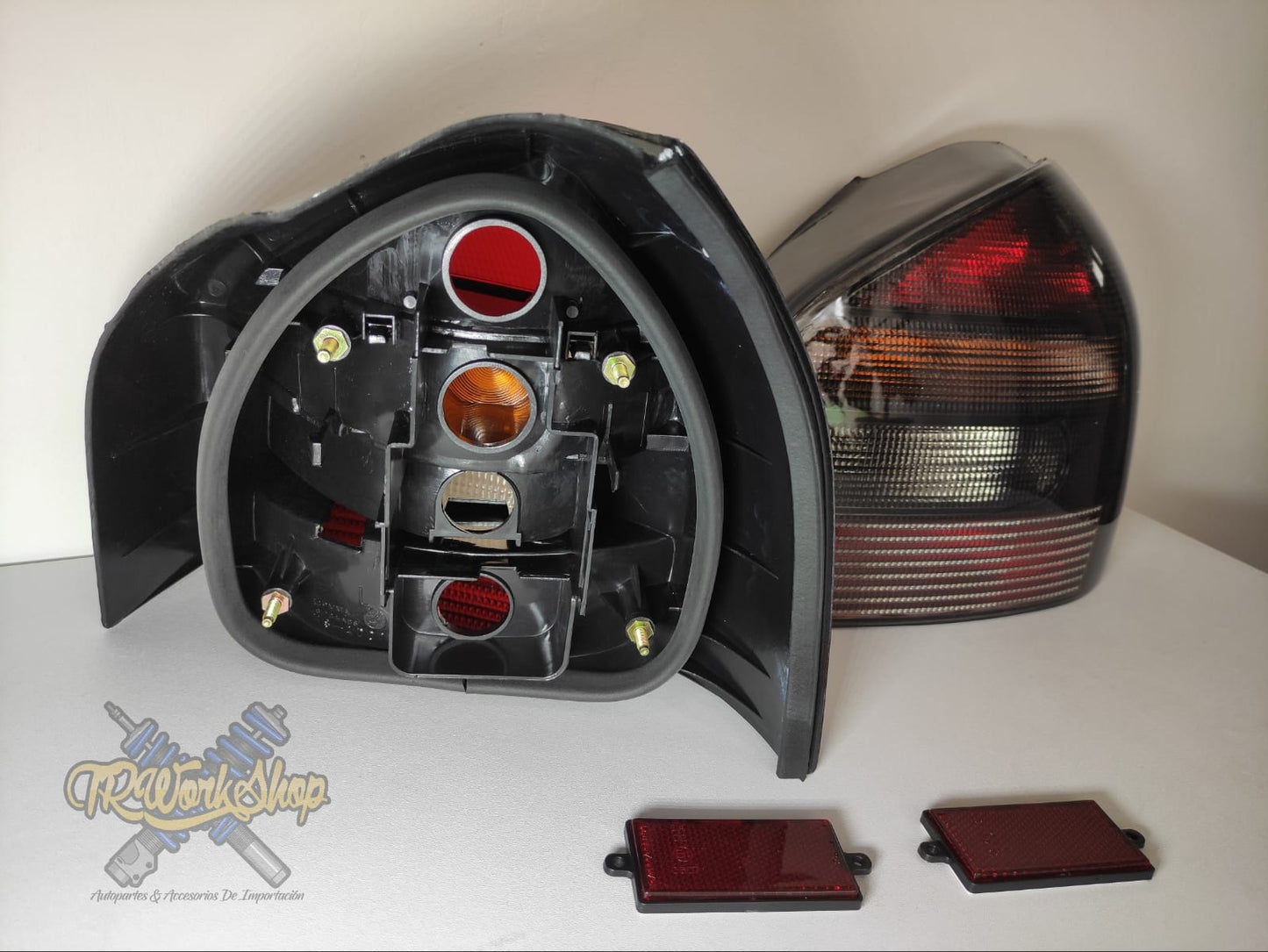 Calaveras Audi A3 S3 Mk1 Euro Look Smoke (2 Pzas) | HELIX Alemania
