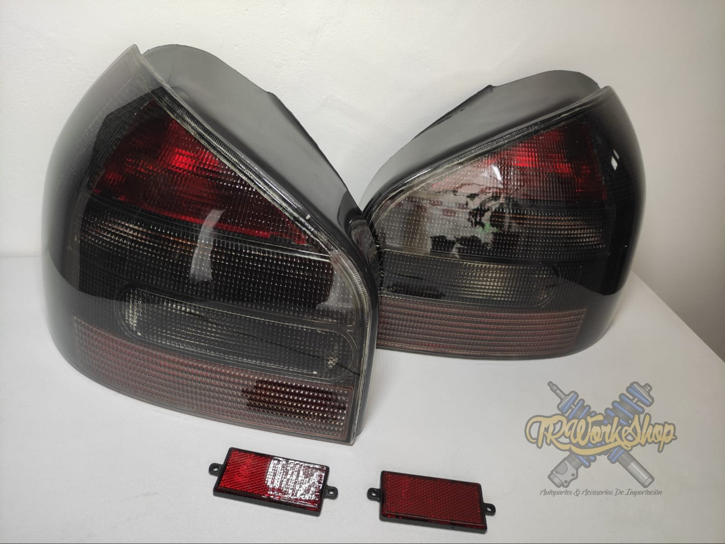 Calaveras Audi A3 S3 Mk1 Euro Look Smoke (2 Pzas) | HELIX Alemania