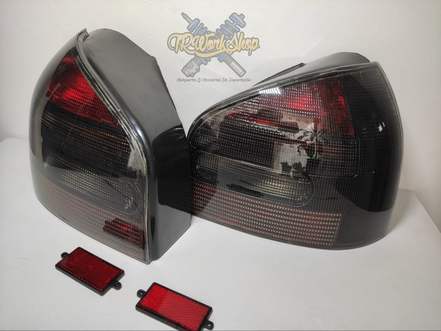 Calaveras Audi A3 S3 Mk1 Euro Look Smoke (2 Pzas) | HELIX Alemania