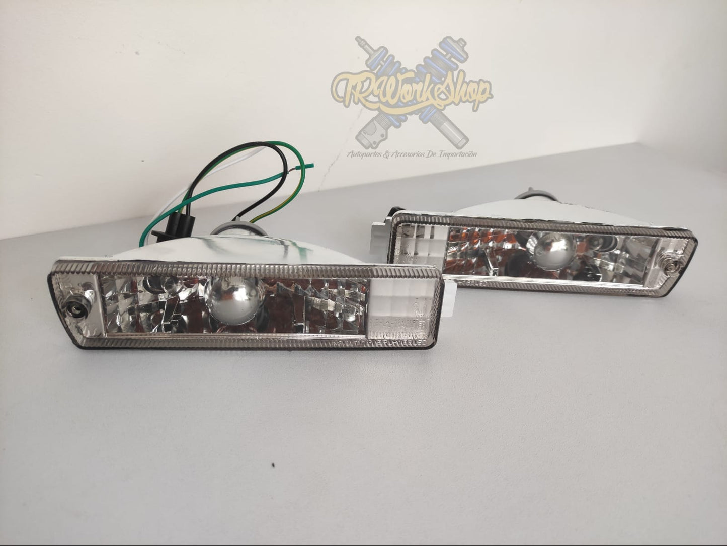 Cuartos Smoke Facia Ancha Golf & Jetta Mk2 | JOM