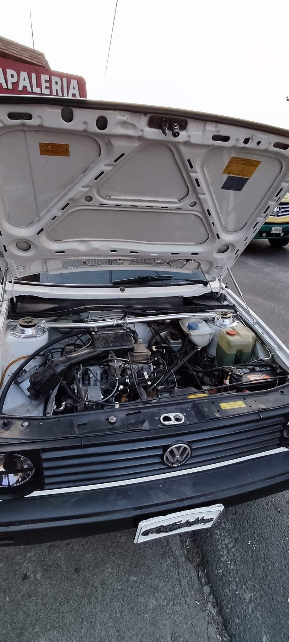 Hood Lift Amortiguadores de Cofre by JOM – Jetta Golf Mk2